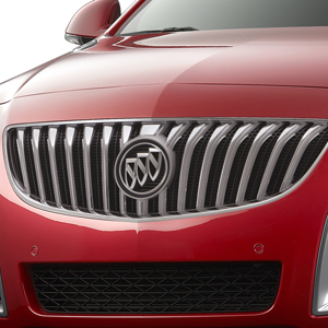 2015 Regal Grille | Silver and Bright Chrome